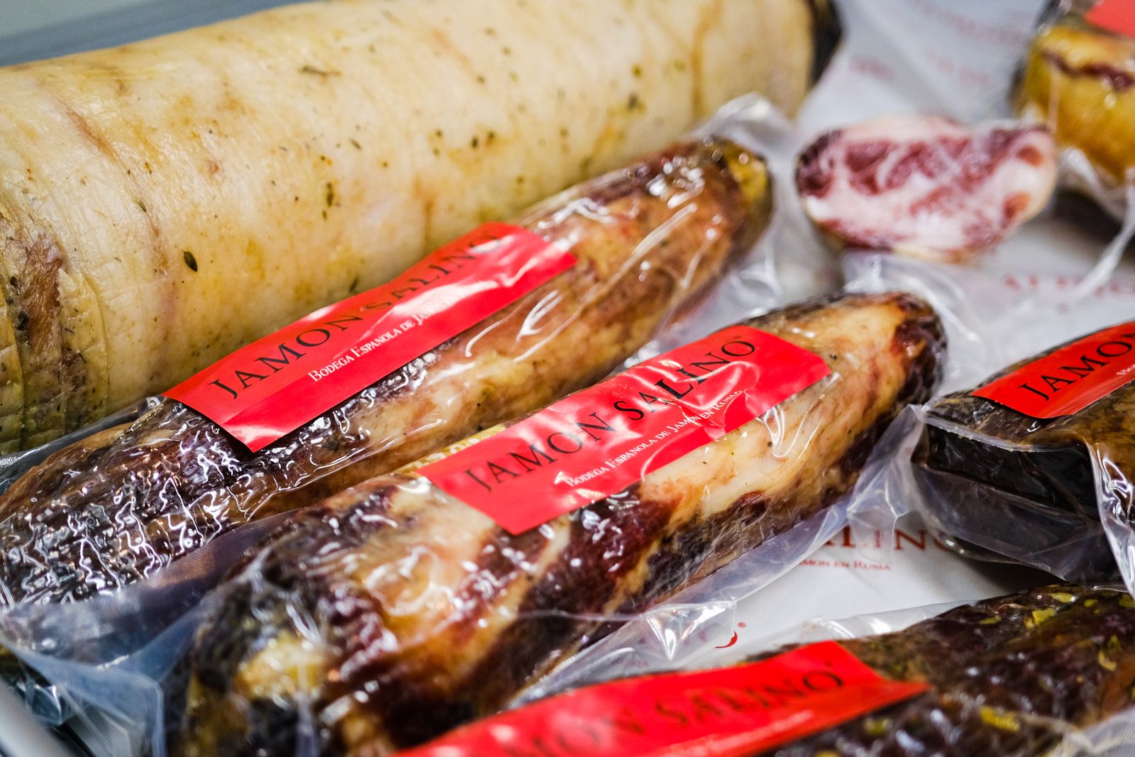 Carne empacada en plástico para conservación